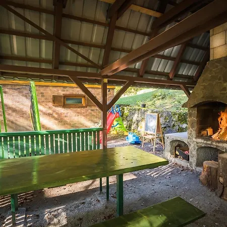 Alpehytte Ocovan Krpacovo-lake 8 Min-bbq-in The Forest